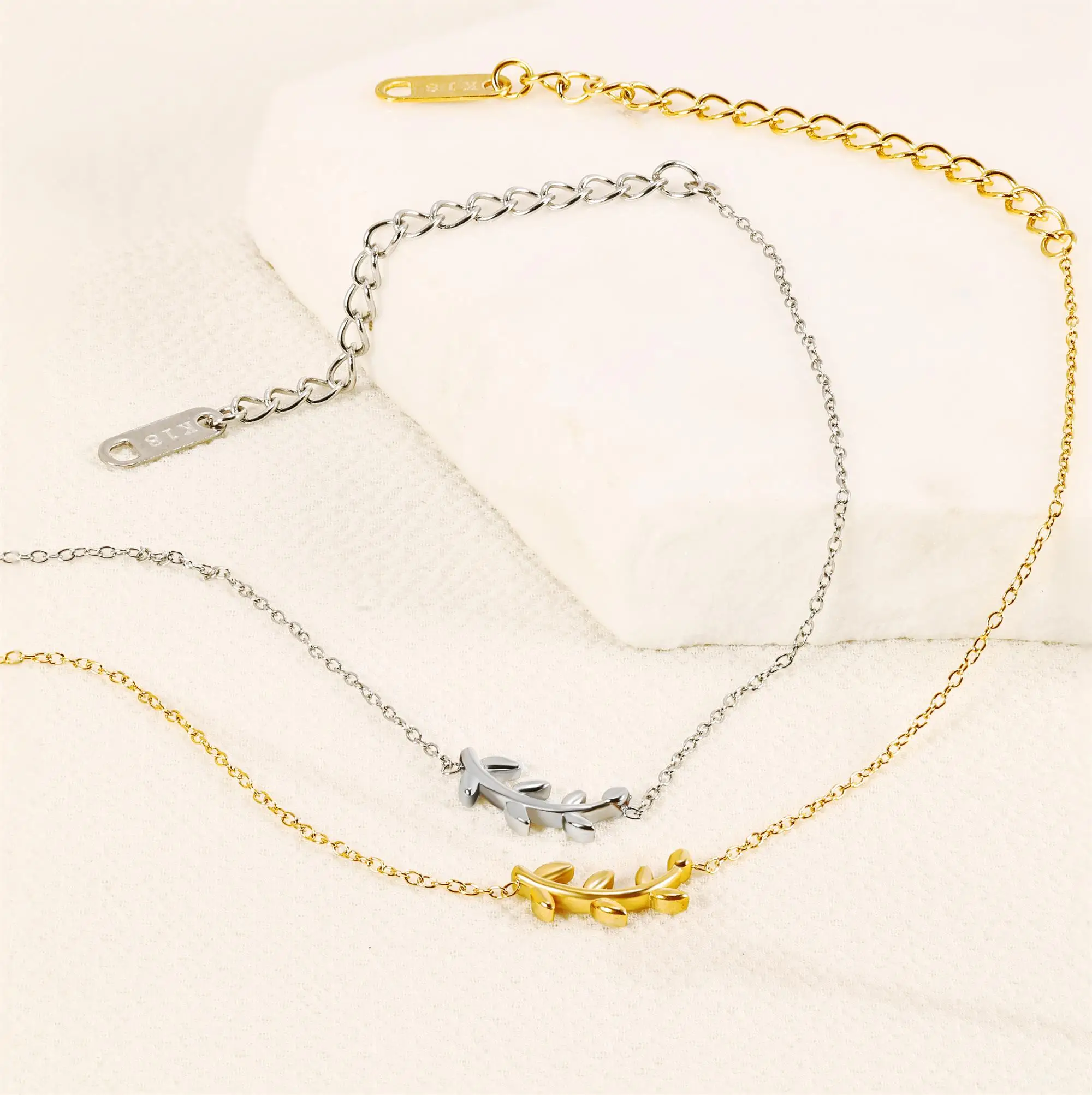 HOVANCI Crystal Zircon Leaf Charm Bracelet Party Gift 18k Gold Plated Jewelry 316L Stainless Steel Bracelet