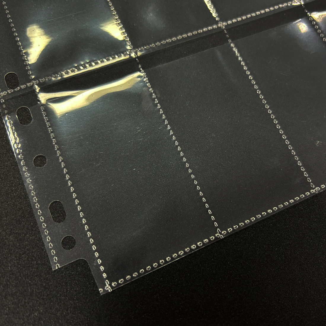 Custom Wholesale 11 Holes Heavy Duty Clear Plastic 12 Pocket Album Pages Card Sleeve Page Protector