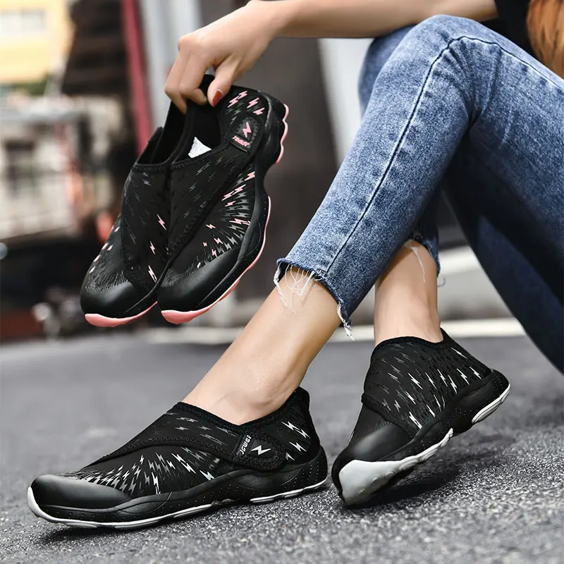 
Fast Dry Barefoot Beach Water Shoes Slip Mesh Fabric Breathable Aqua Shoes Low Cut Black pink River Ocean upstream shoes 
