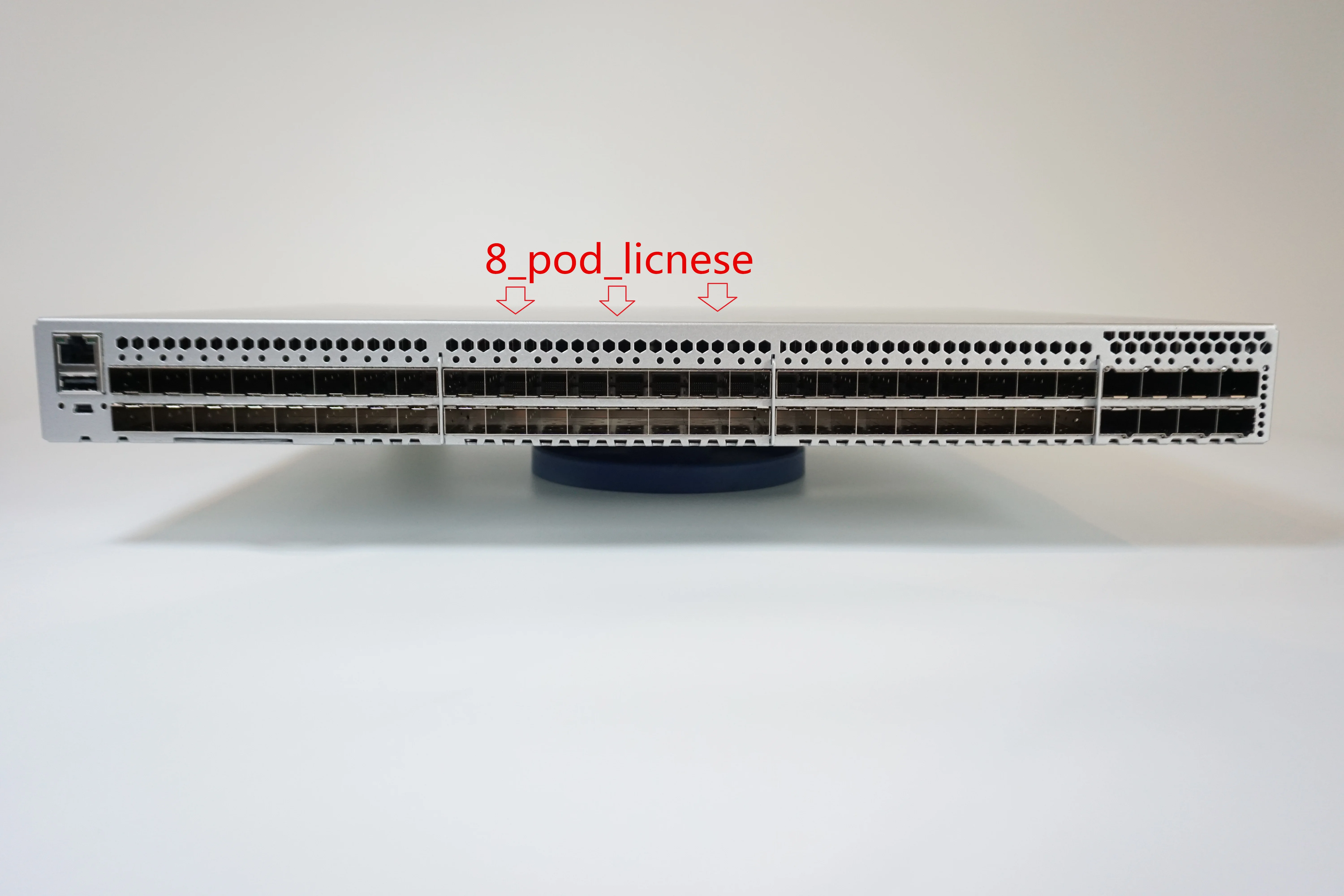 BR-MIDR8PTPOD-32G  brocade license pod  BR-G720-24-32G-R network Switch G720 56 ports Enterprise Bundle