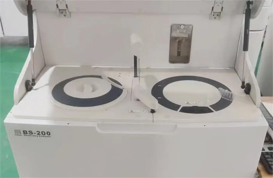 mindray used chemistry analyzer BS-200 or BS200 /bs220 BS 230 BS 240 BS 280 fully automatic blood chemistry analyzer