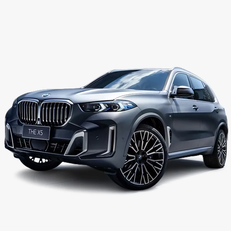 B-MWs X5 Sporty Luxurious Family-friendly Off-road SUV NEW used car