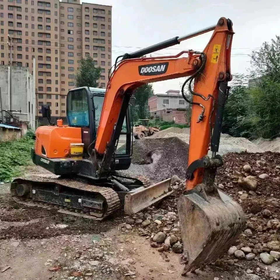 Construction Machinery Used Excavator 5.5 Ton Doosan DX55 For Sale Bucket Capacity 0.21m³