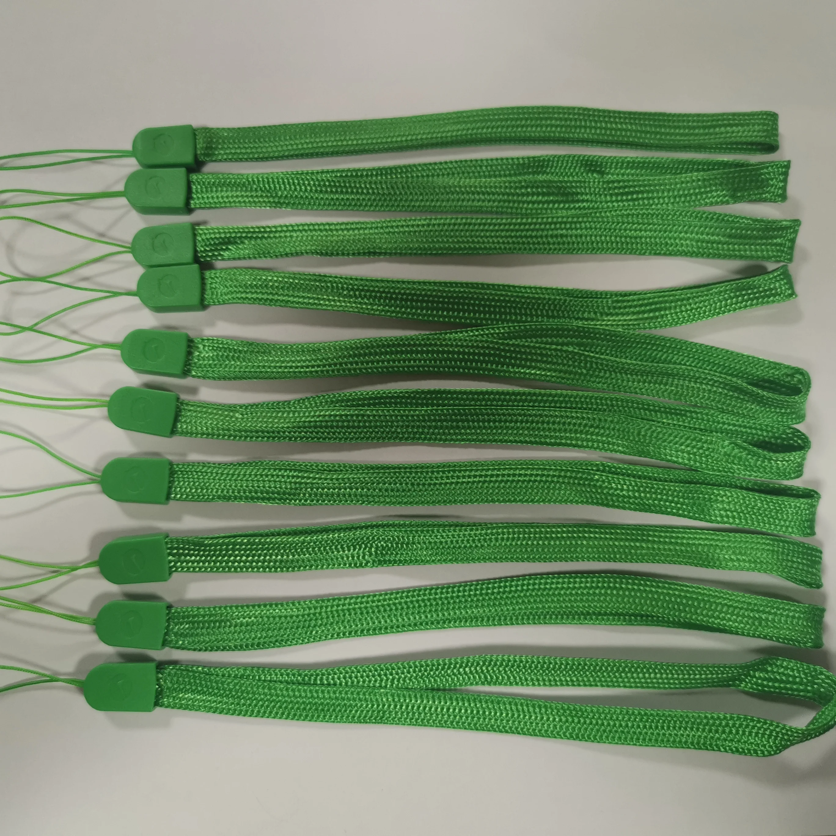 Wholesale Custom tubular wrist short wrist Nylon tube lanyards for Mobile Phone water bottle camera controls toy keys lightstick