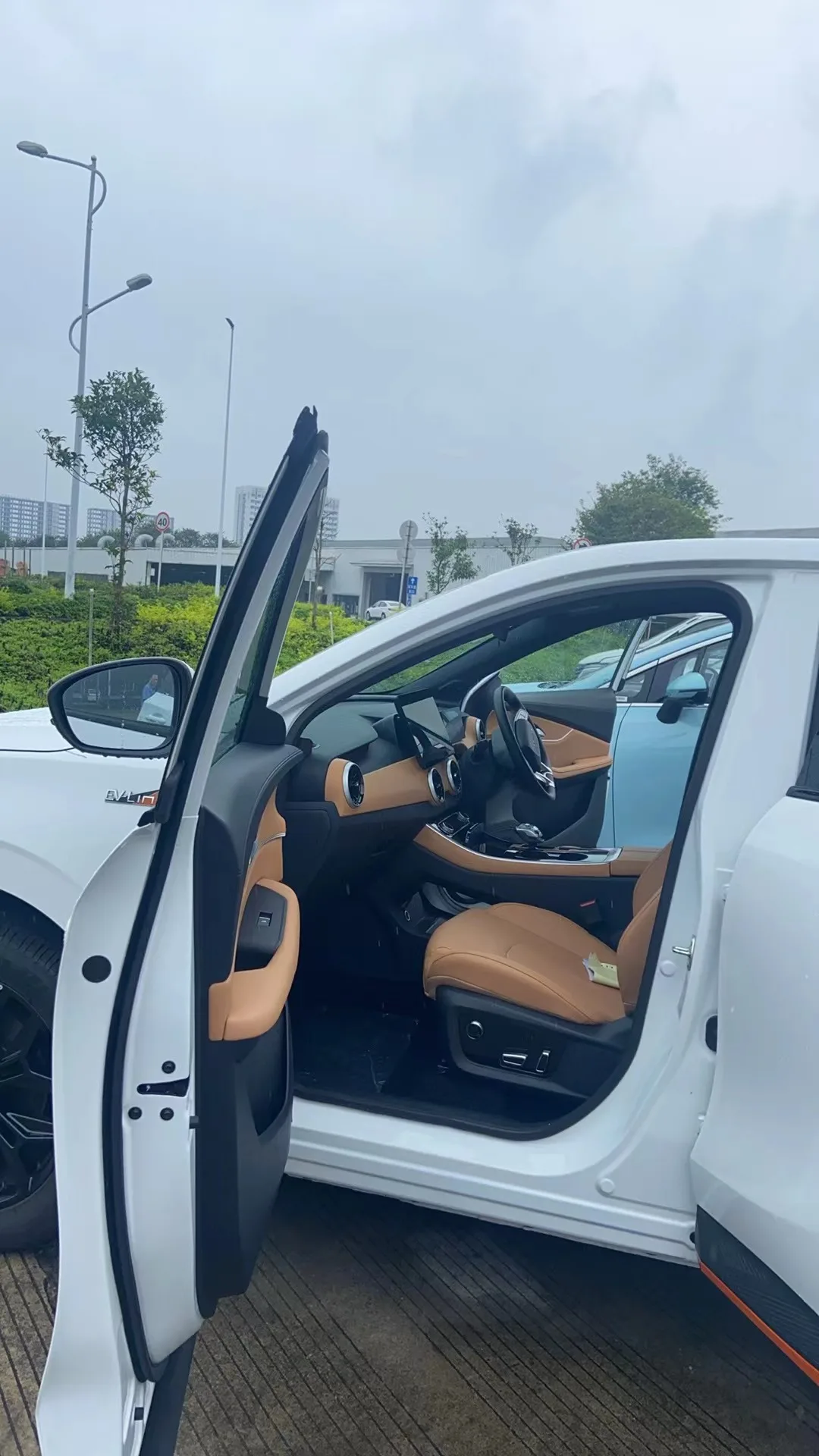 DONGFENG с правым приводом электрический внедорожник высокоскоростной мини-автомобиль китайского бренда 410 км кожаными сиденьями механическая коробка передач для взрослых