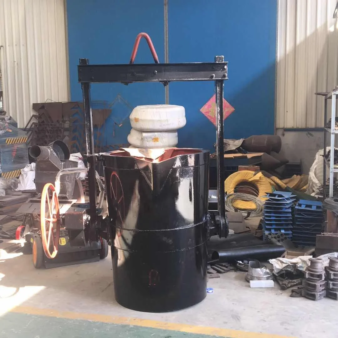 Transfer ladle for aluminium liquid/molten aluminium transfering ladle