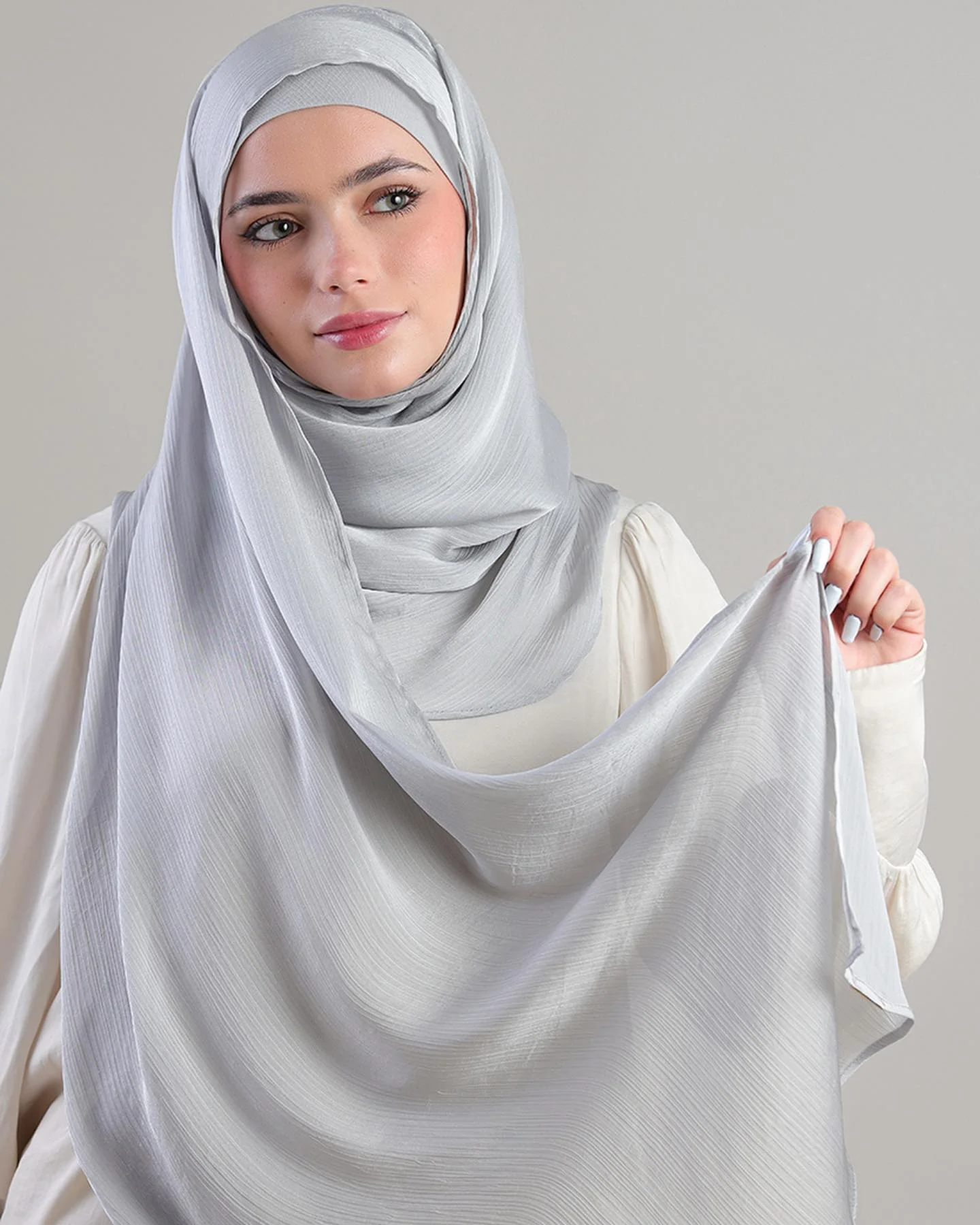 Hot Selling Crinkle Satin Hijab Light Plain Tudung Shawl Hijab Muslim Women Scarf Shining Color Scarves Dubai Scarf