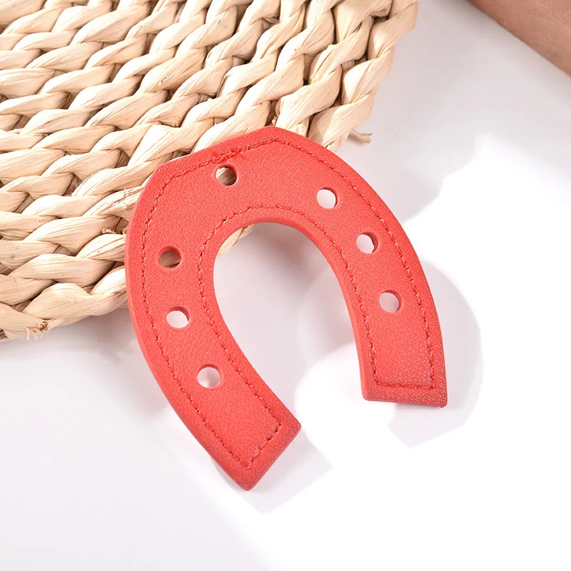 Factory creative gifts Leather horseshoe fashion bag hanging decoration U-shaped basket hanging key pendant  Purse Charm