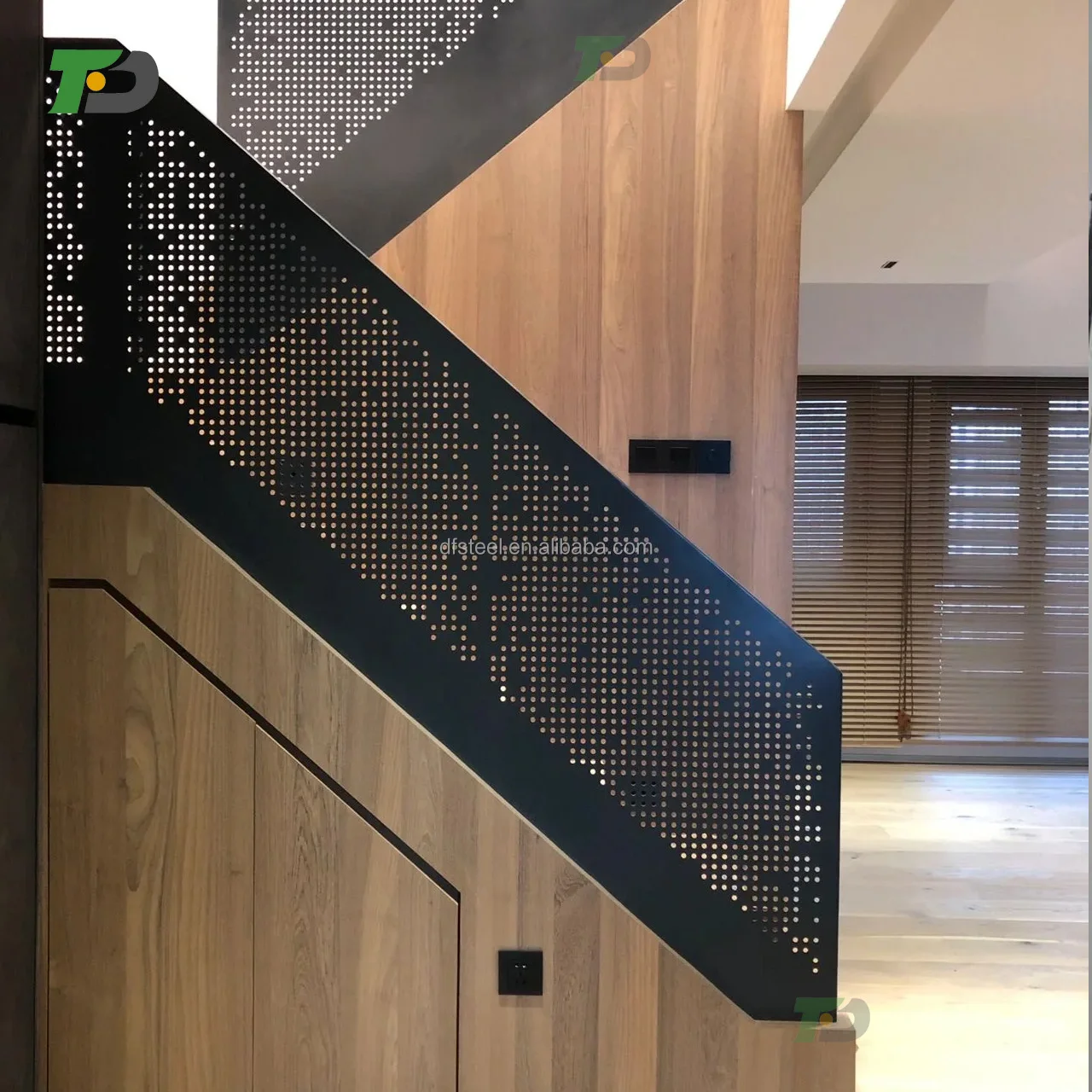 DF Cheap Customized Slat Garden Fence Vertical Backyard Aluminum China Modern Privacy Fencing Screen