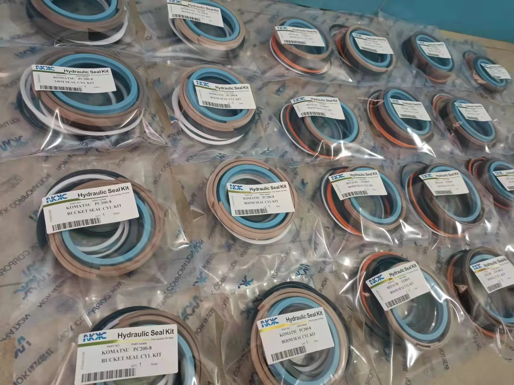 Excavator Cylinder Seal Kit / Bucket Boom Arm Hydraulic Seal Kits / Center Joint Kit For EX200-8