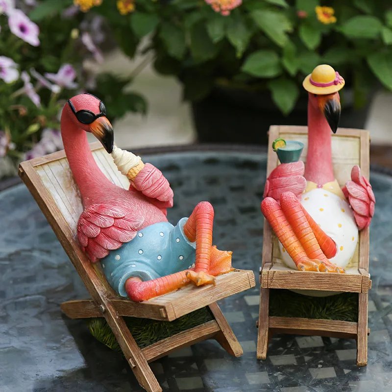 Funny Garden Straw Hat Flamingo Figurine Animal Statue Table Decoration Garden Statue Outdoor Decor Resin Flamingo Ornaments