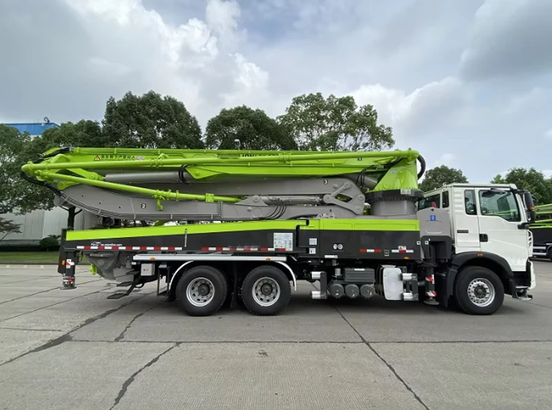 43m Concrete Pump Truck 3 Axles Pump Truck 43X-5RZ