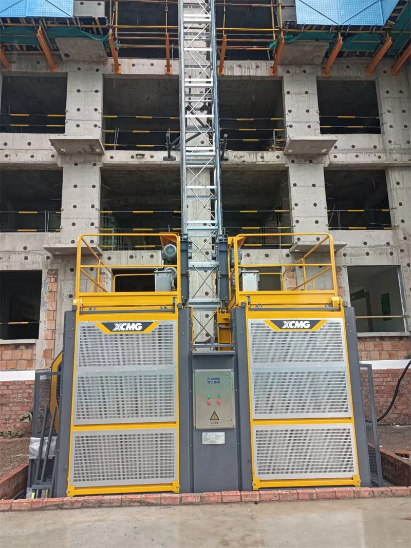 XCMG Official 2*2000kg Lifting Capacity SC200/200ES1 Double Cage Construction Hoist For Sale