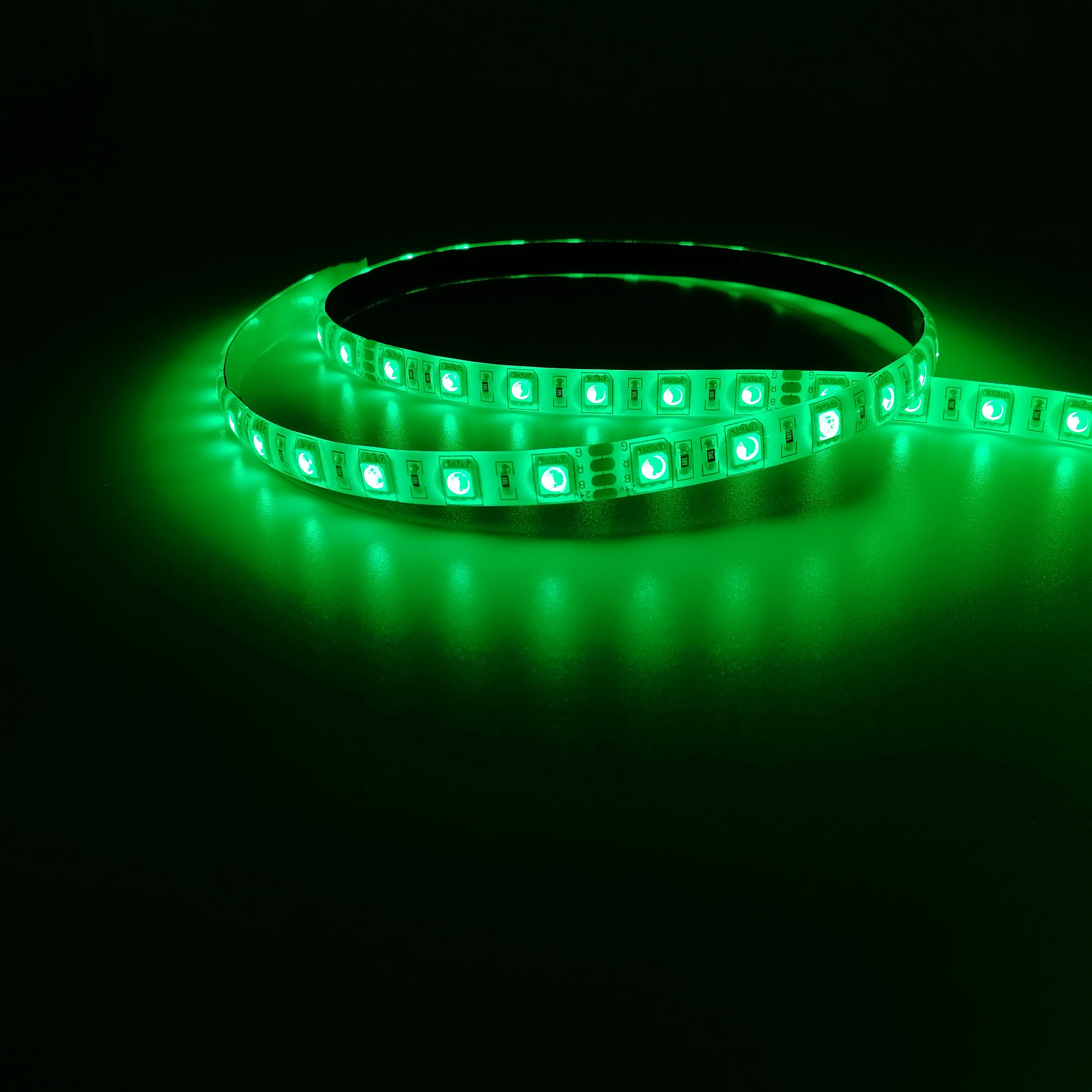China Manufacturer Certificated Flexible DC12V 14.4W/M 10mm PCB SMD5050 RGB LED Strip Light