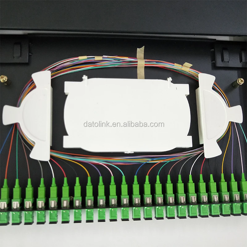 FTTH 1U 24 port ODF fiber distribution box SC LC sliding out Fiber optic patch panel DIO Bandeja odf con adaptador