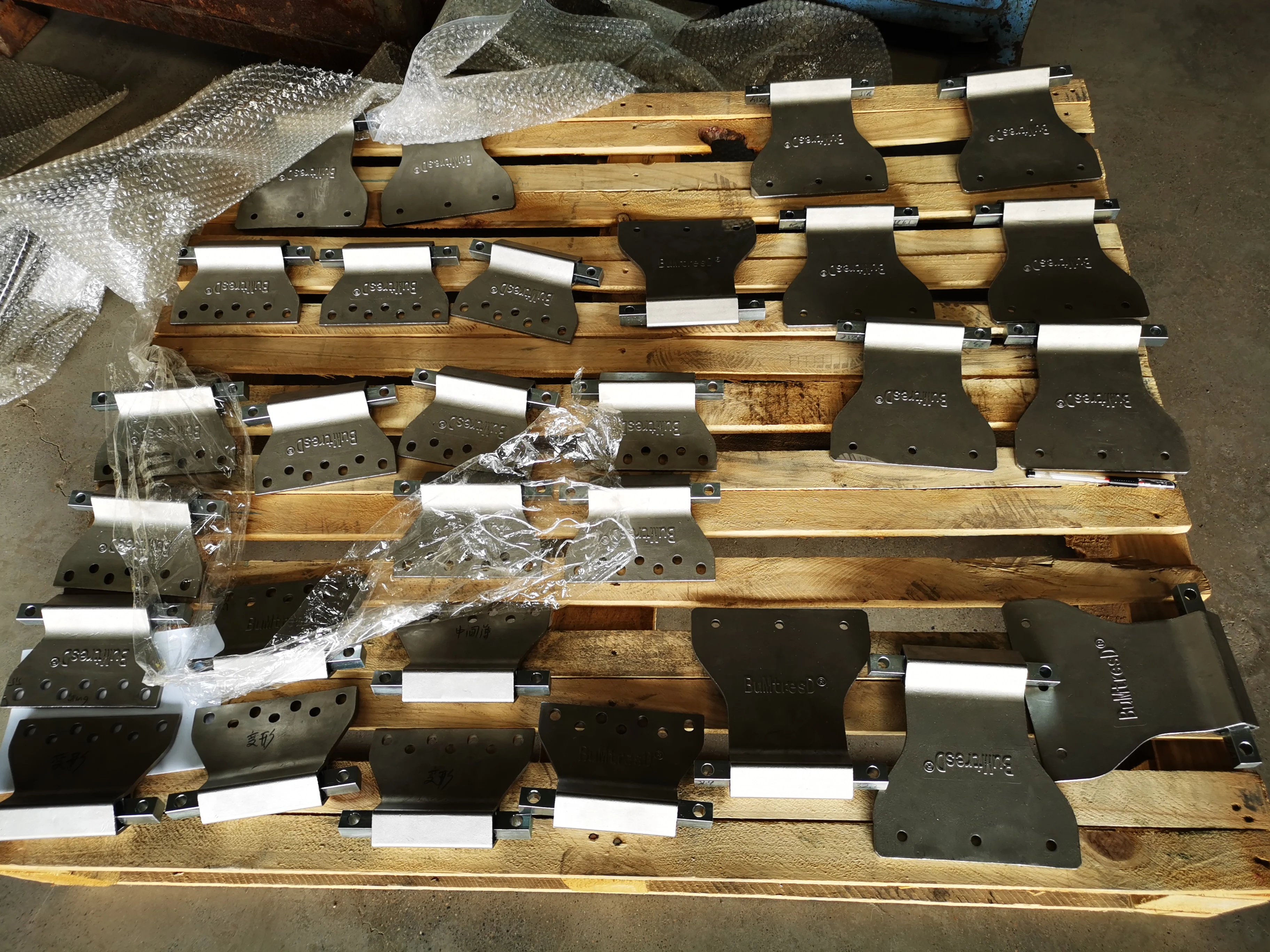 Сегментированный первичный очиститель из карбида вольфрама для конвейерной ленты