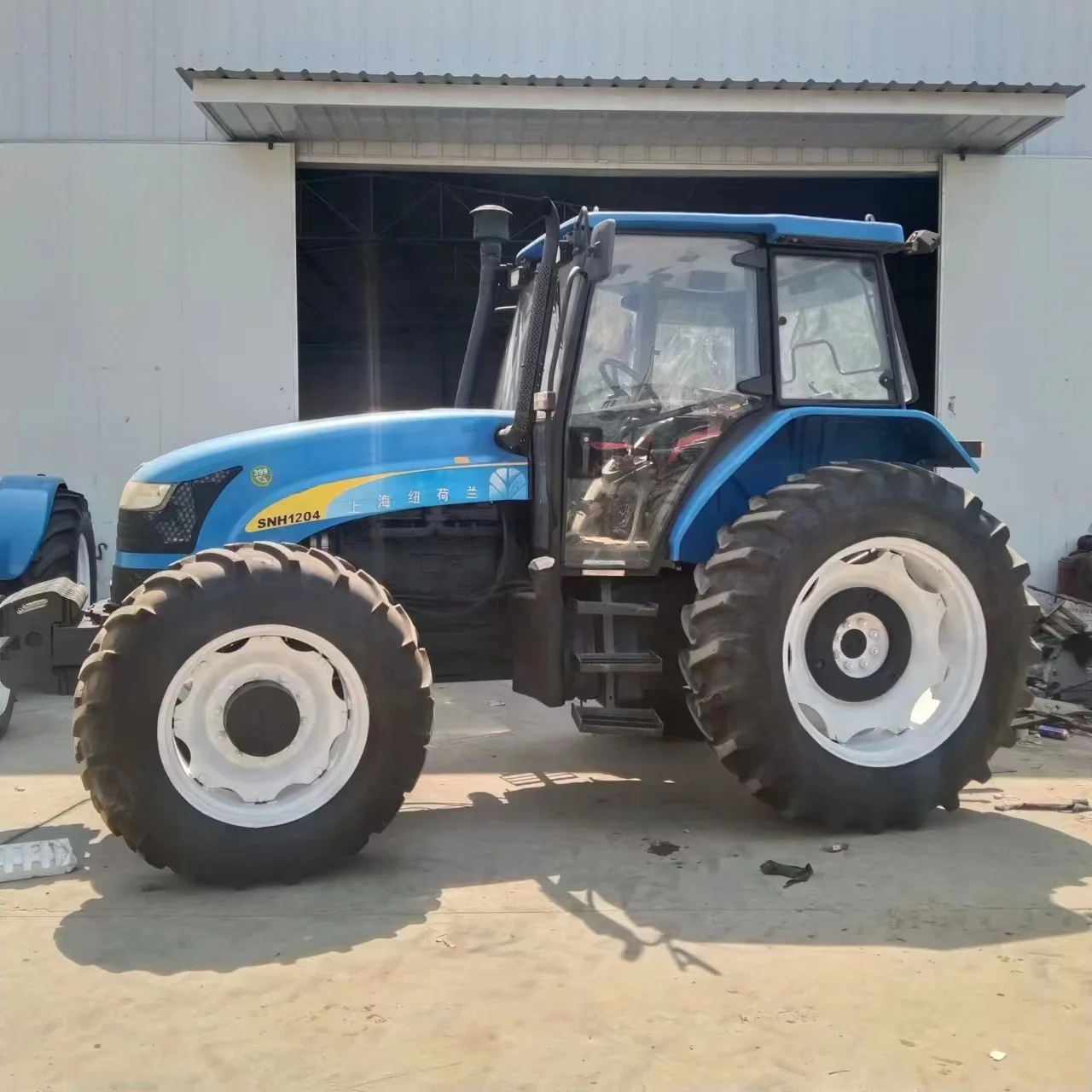 New..holland Tractor High Quality Farm Tractor Arrival 120 HP SNH1204 for Sale Blue DEUTZ Engine Tractors