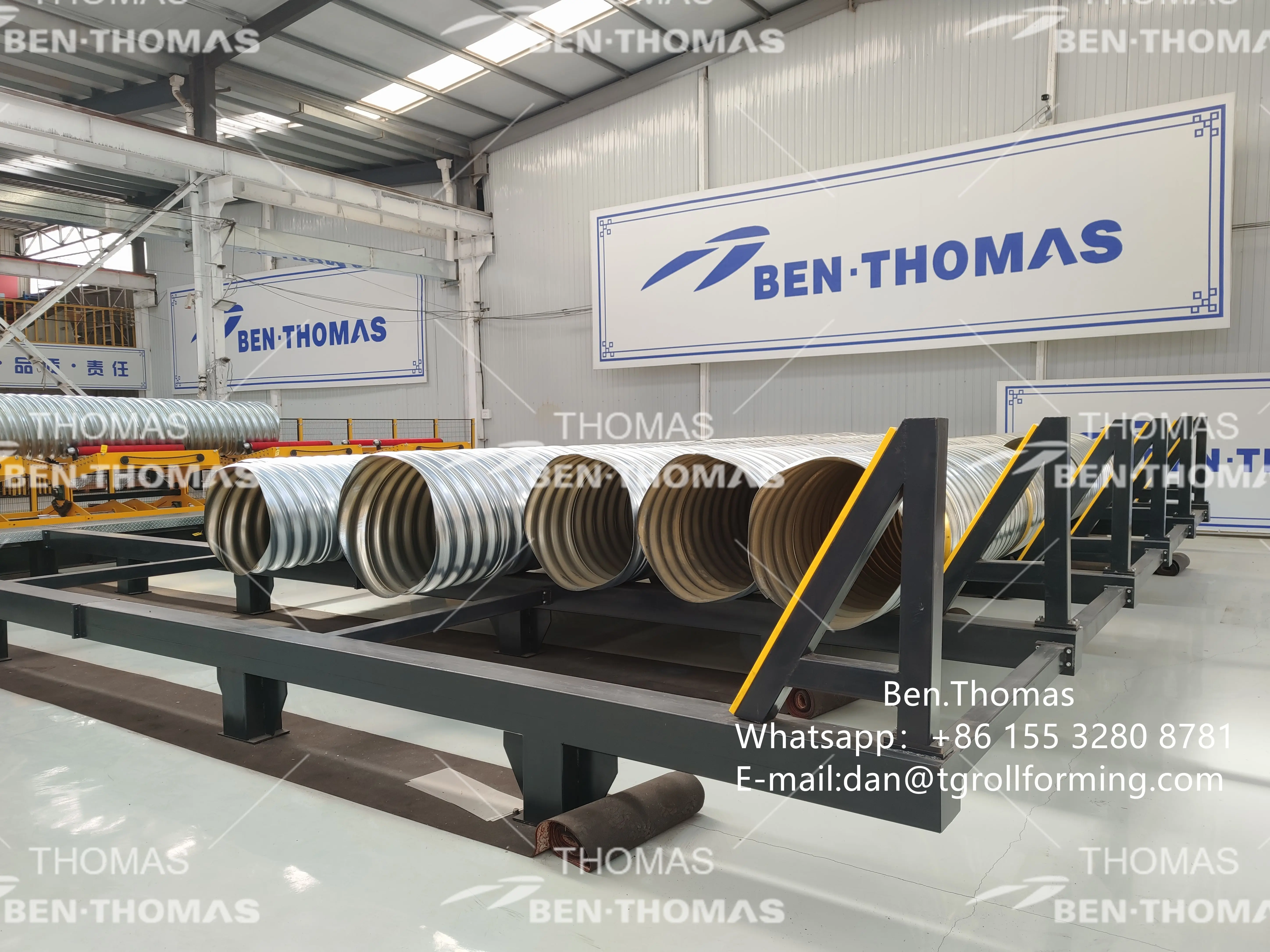 Spiral corrugated metal drainage culvert pipe forming and making machine