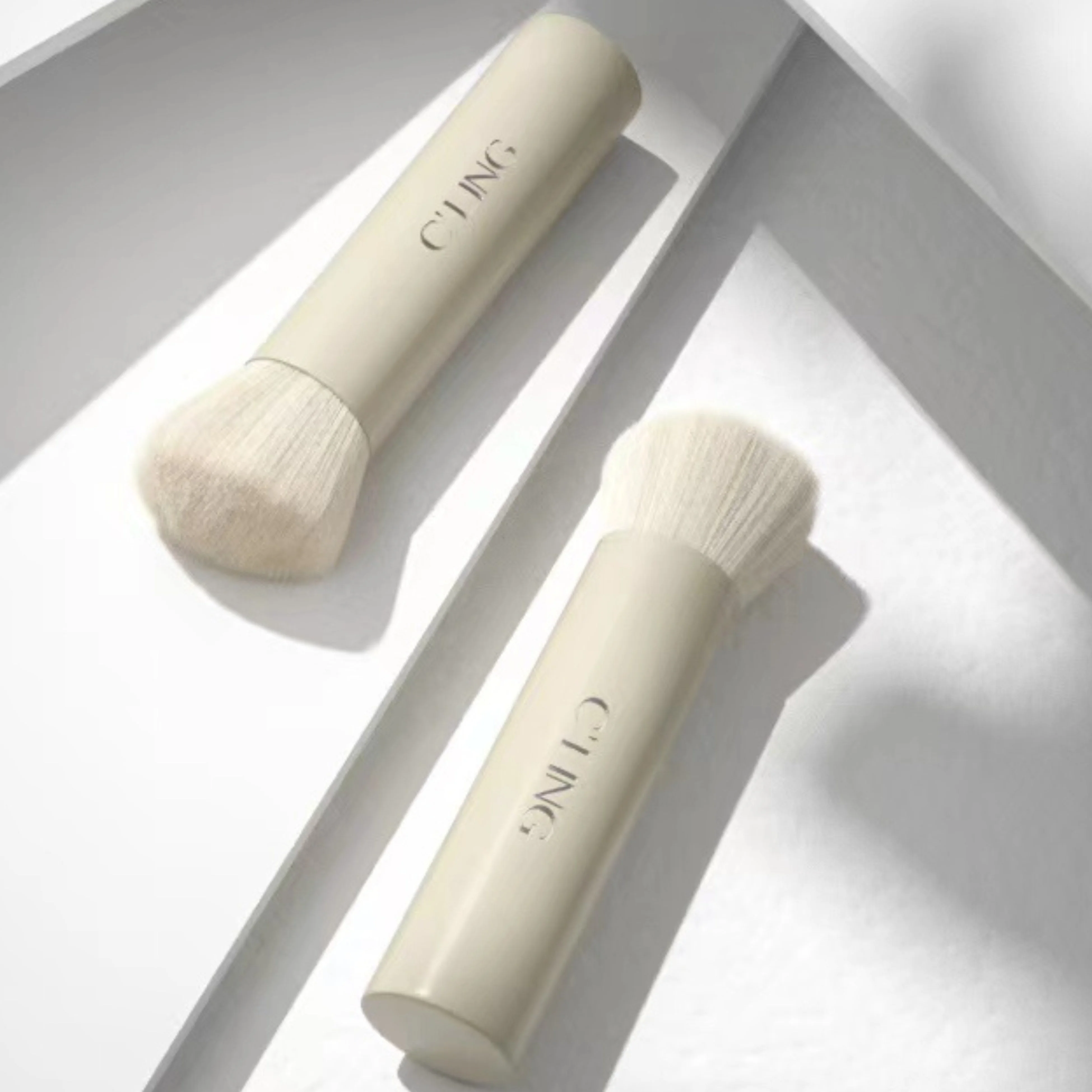 1PCS New 2024 Style Women Beauty Product for Single Makeup Brush White Aluminum Beveled Top Blush Powder Kabuki Makeup Brush