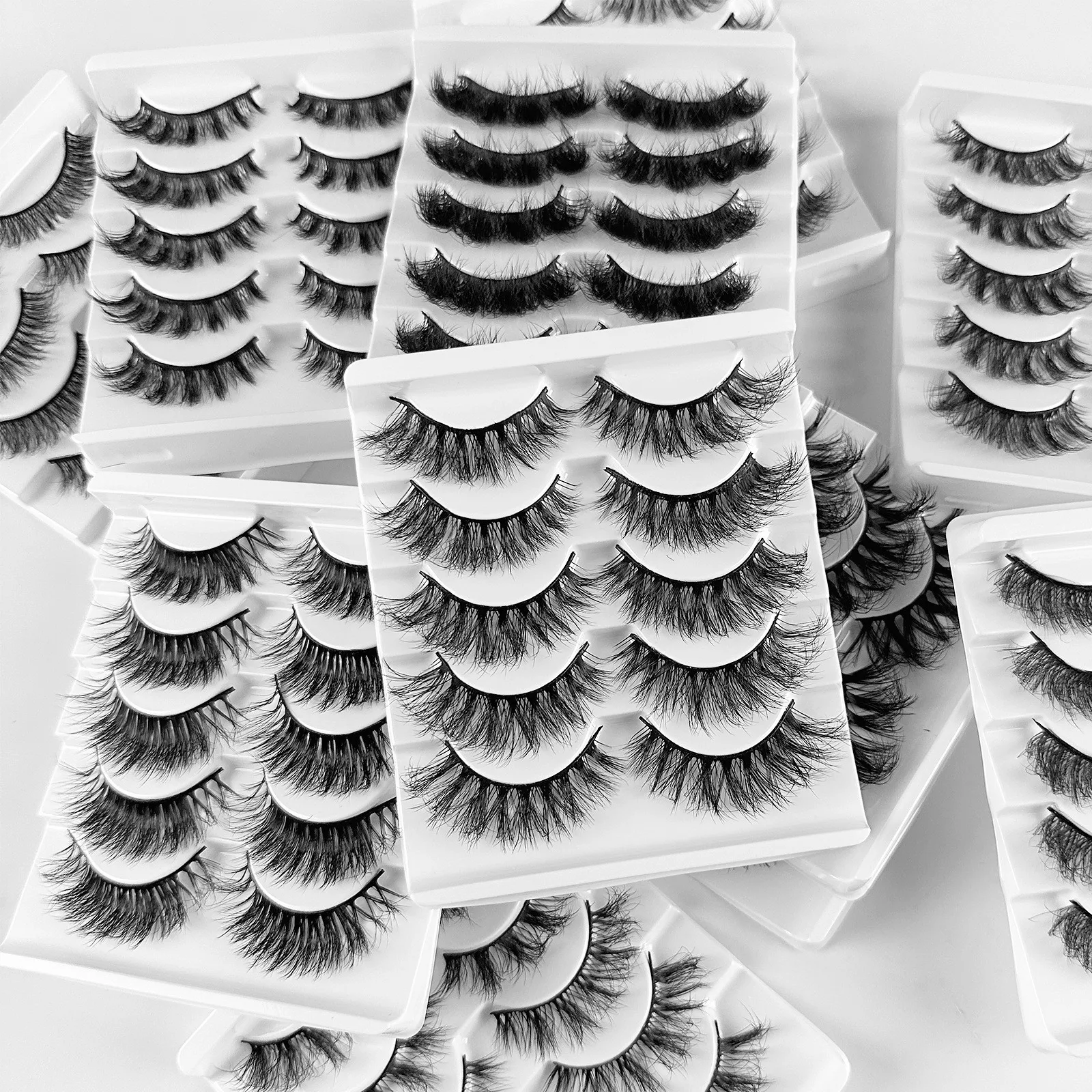 Professional Handmade Synthetic Hair False Eyelashes Long Fluffy Natural Newcally Lashes Nice Price with BC/Cc Curl