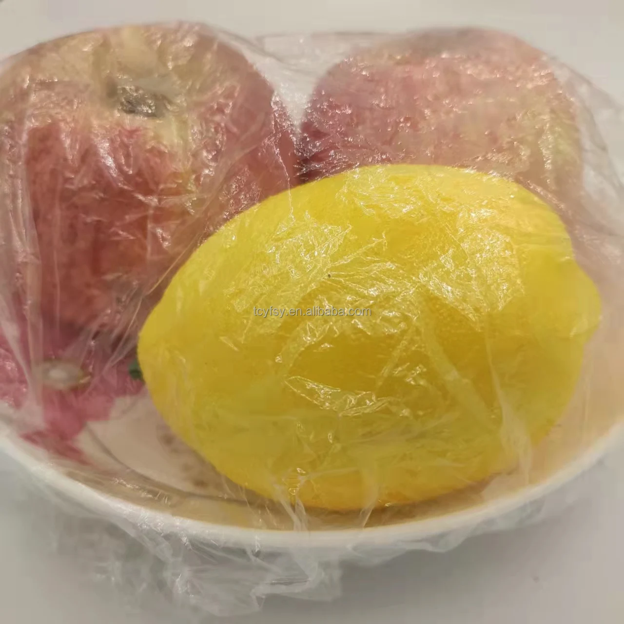 dust cover Transparent  shower cap Feature Elastic caps protect the hair water while showering/bathing