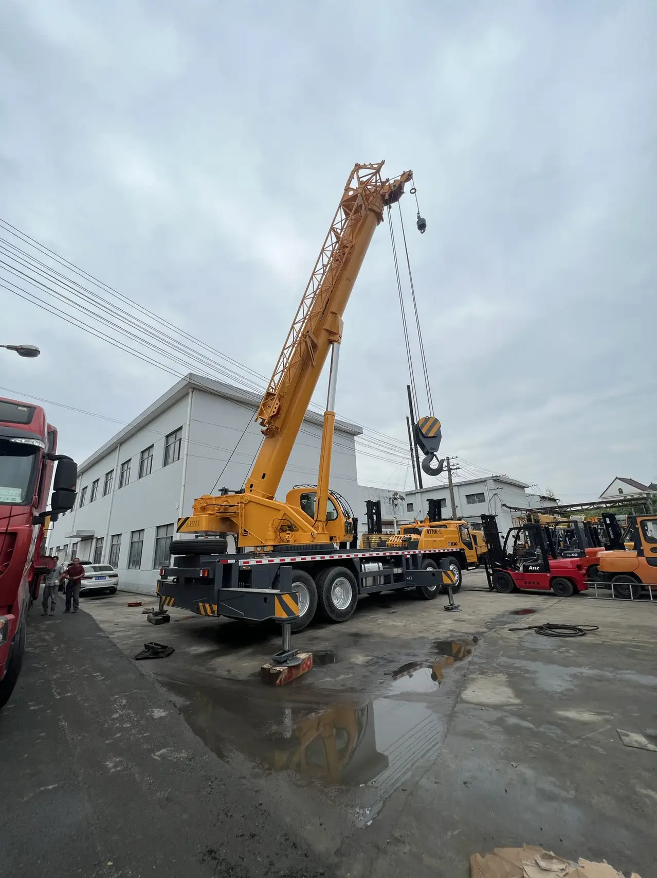 Domestic used 70 tons car crane, 90% new, spot supply, professional foreign trade export service, welcome to buy