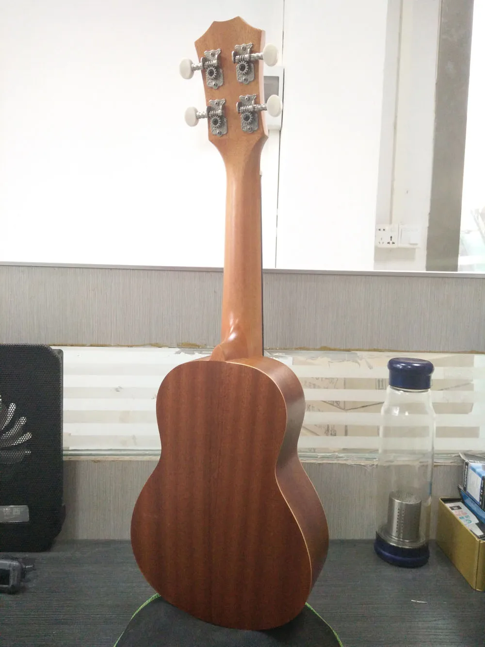 21 Inch Small Wholesale Acoustic Ukulele Nylon Strings Matte Classical Ukulele