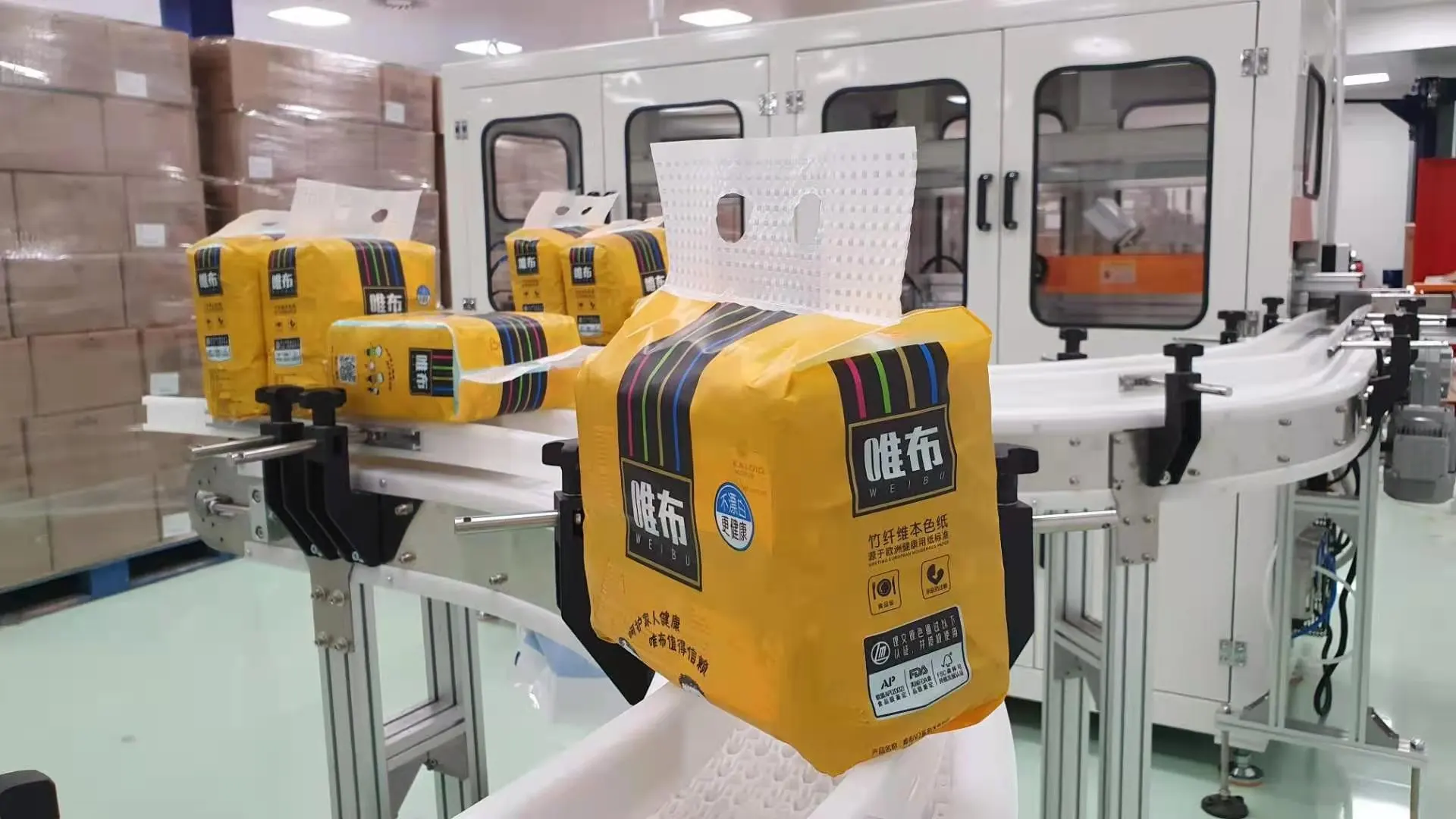 FEXIK PLC Control Z Fold V Fold Facial Tissue Bagger Machine Tissue Paper Packing Machine Automatic Packaging Forming Machines