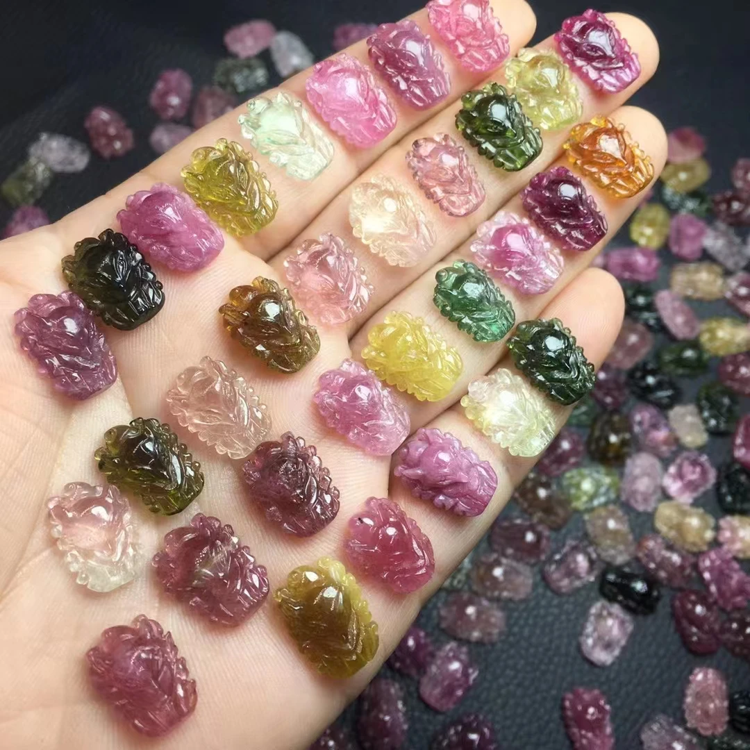 Wholesale crystal small fox carving gemstone carving fox color tourmaline fox for decoration