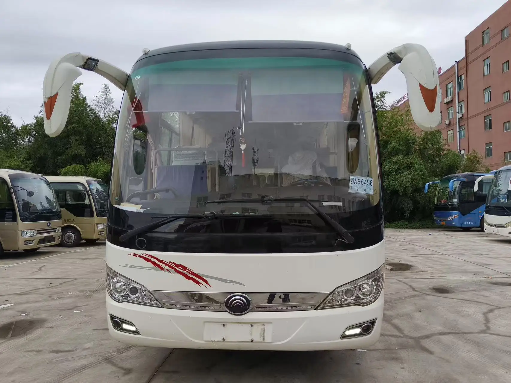 Yu Tong ZK6116 Used Coach Bus for Sale 50 Seats Left and Right Hand Drive Used Buses with Good Condition