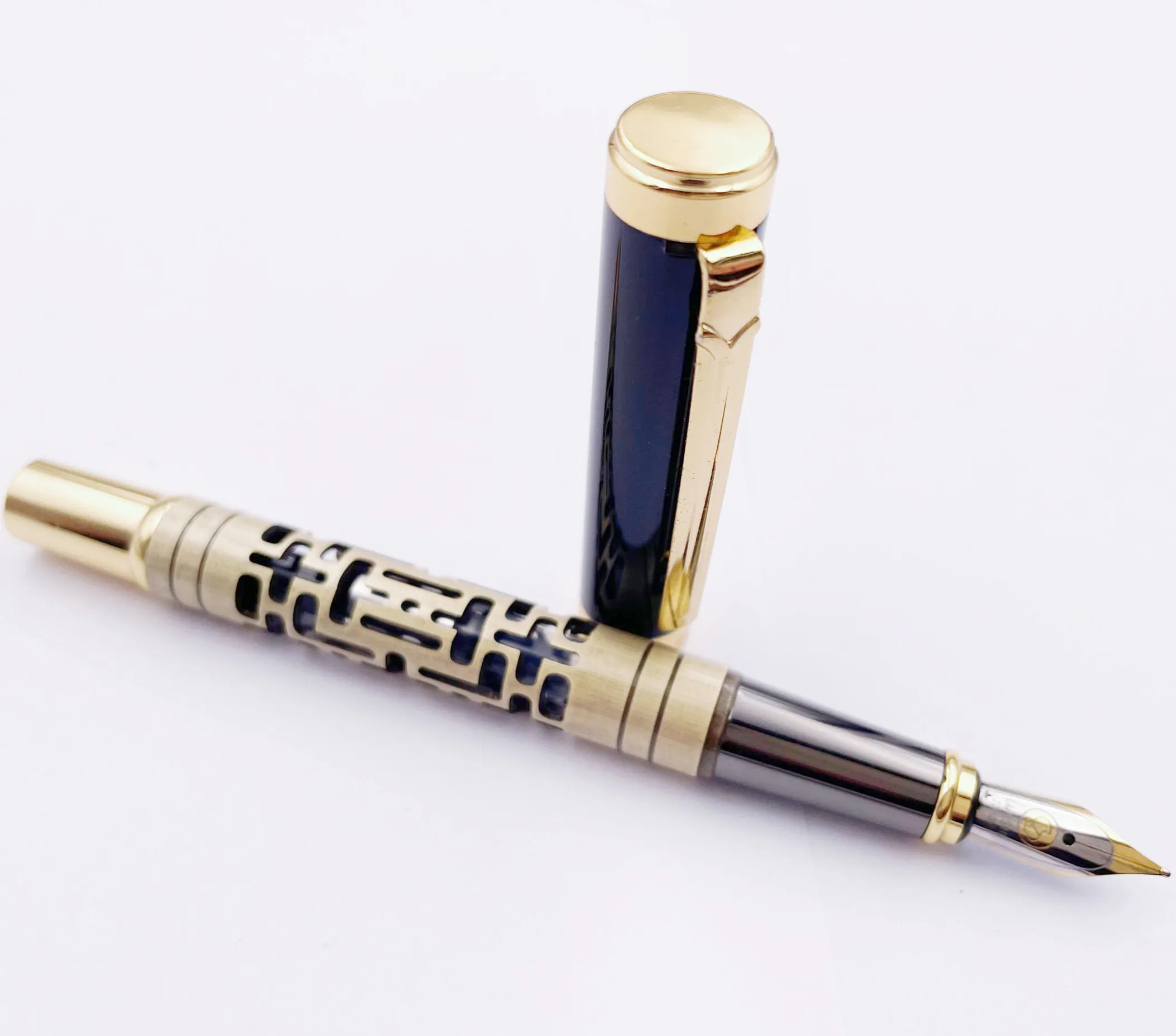 New Design Luxury Engraving Customized  Logo OEM Fountain Pen