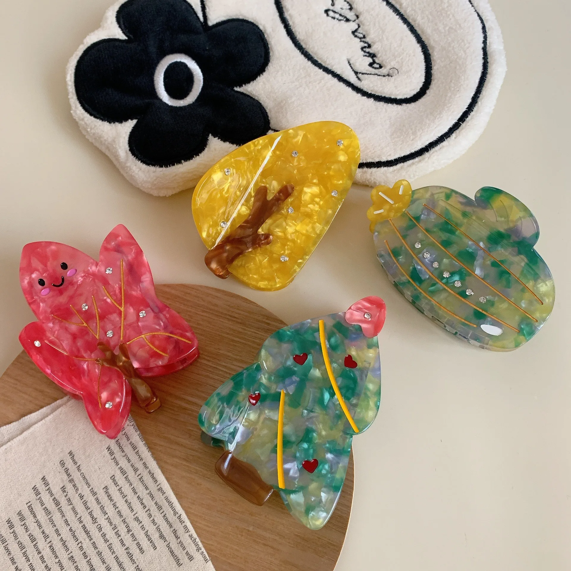 YJL New 2024 model Christmas themed cute hair clip Beautiful and exquisite hair claw clip Acetate Hair Claw