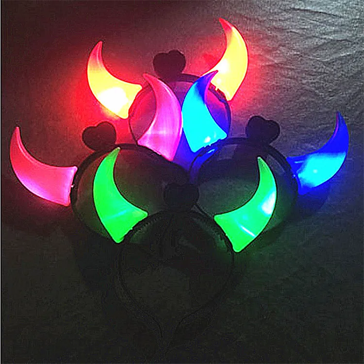 Wholesale Fashion Plastic Flashing Halloween Devil Horns Led Headband Light For events