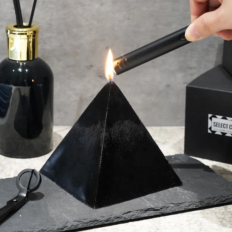 Wholesale Private Label Custom Aromatherapy Creative Pyramid Geometric Shape Scented Candle