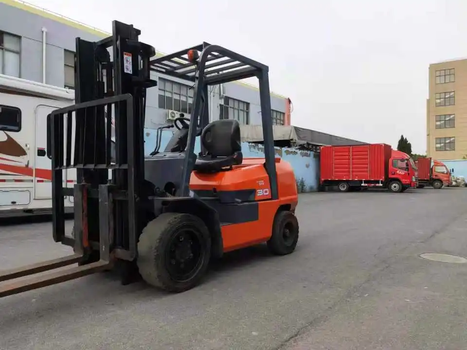 Японский оригинальный вилочный погрузчик Toyota 8FD30 3T дизельный Япония Komatsu 3ton Isuzu