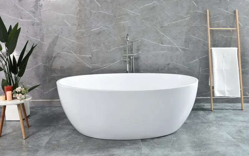 XM 2024 White Freestanding Acrylic Bathtub Modern Design Alone Soaking Whirlpool for Bathroom Hot Sale Bath Tub