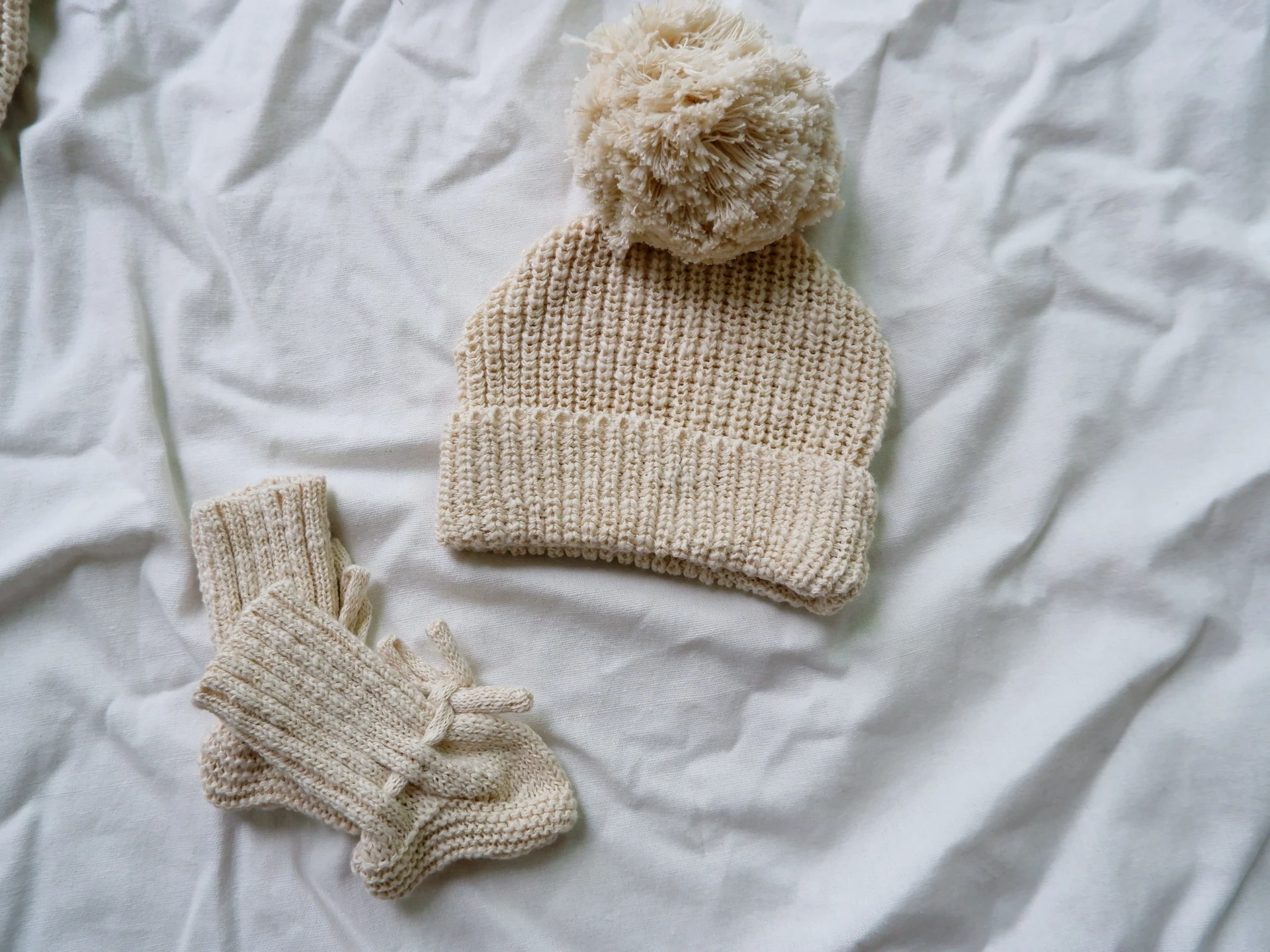 Autumn and winter 4-piece set Cotton Romper Sweater Beanie Baby Knit Clothing Set