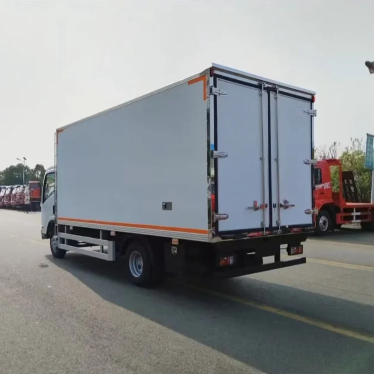 Isuzu ELF refrigerated truck and 1 ton hydraulic lifting platform freezer transportation 5 tons vegetables  fruits milk egg food