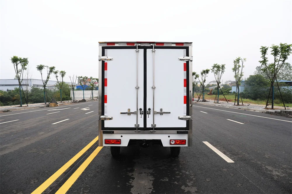 MINI EV Geely  Refrigerator truck | refrigerated trucks for Sale  7.2 cubic meter  +20 ~  -18°C transport food meat fish