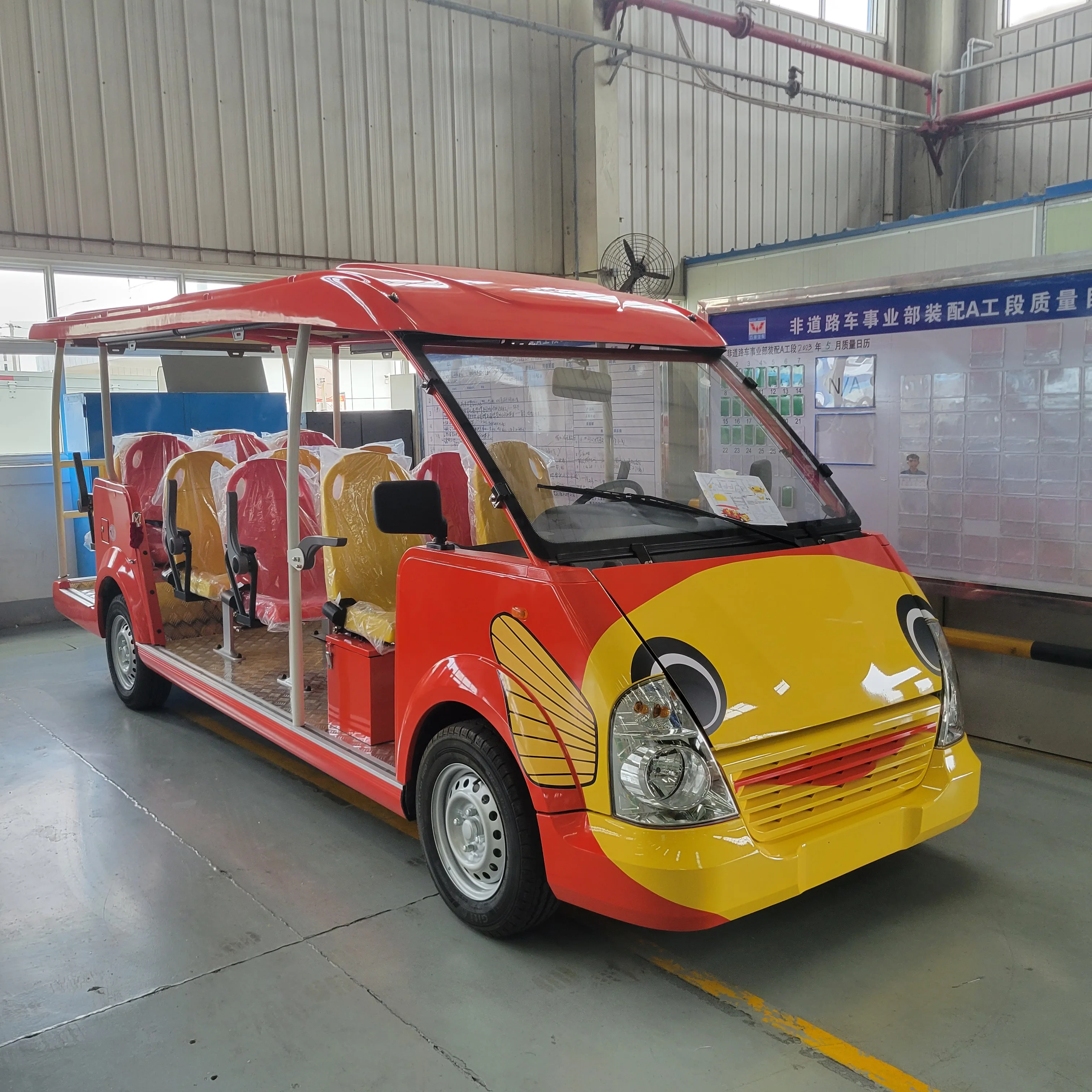 Animal face cute 8, 11, 14 seats electric sightseeing car shuttle bus for scenic spots