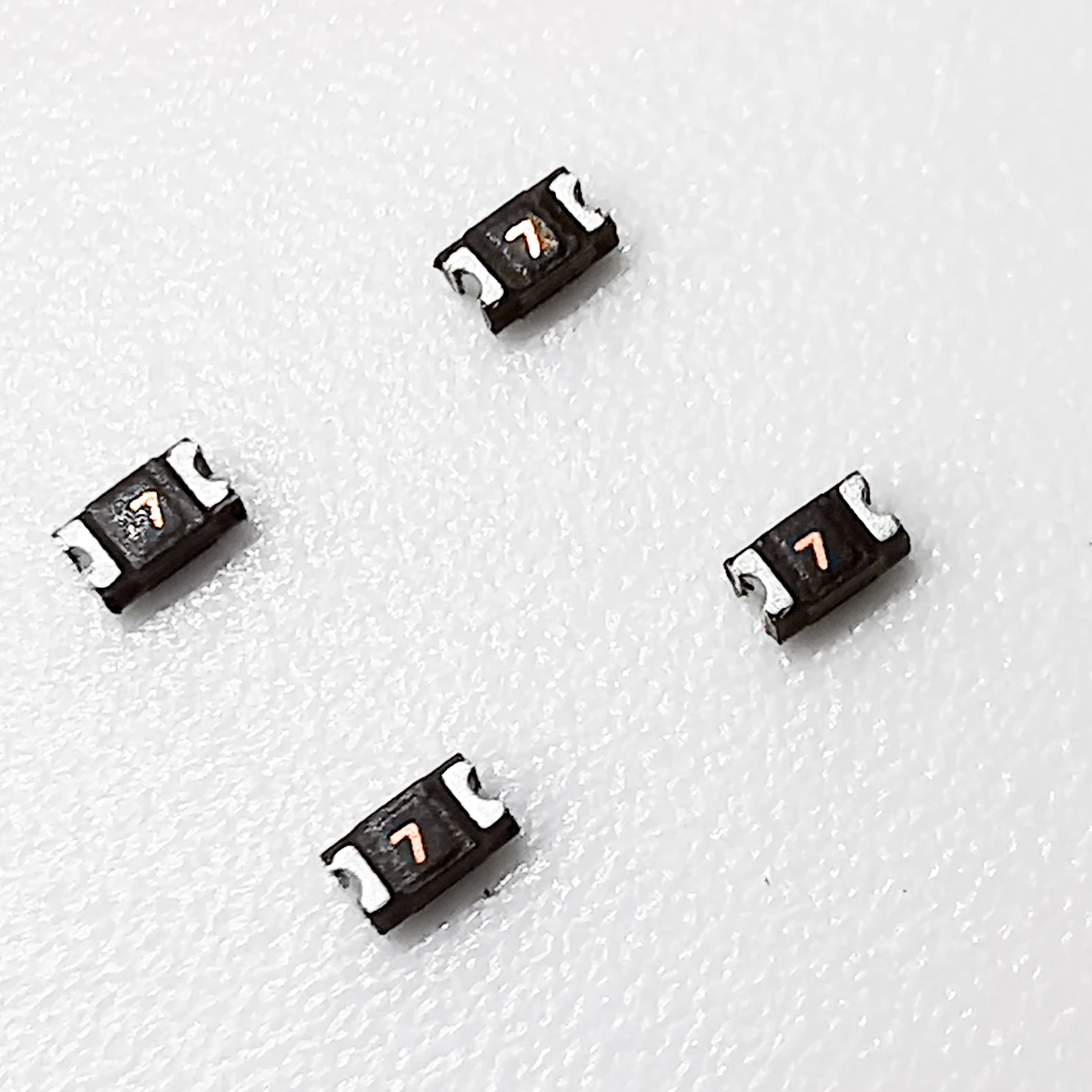 Smd0603R100Sf Smd Resettable Current Fuse Cutout Self-Healing Fuse