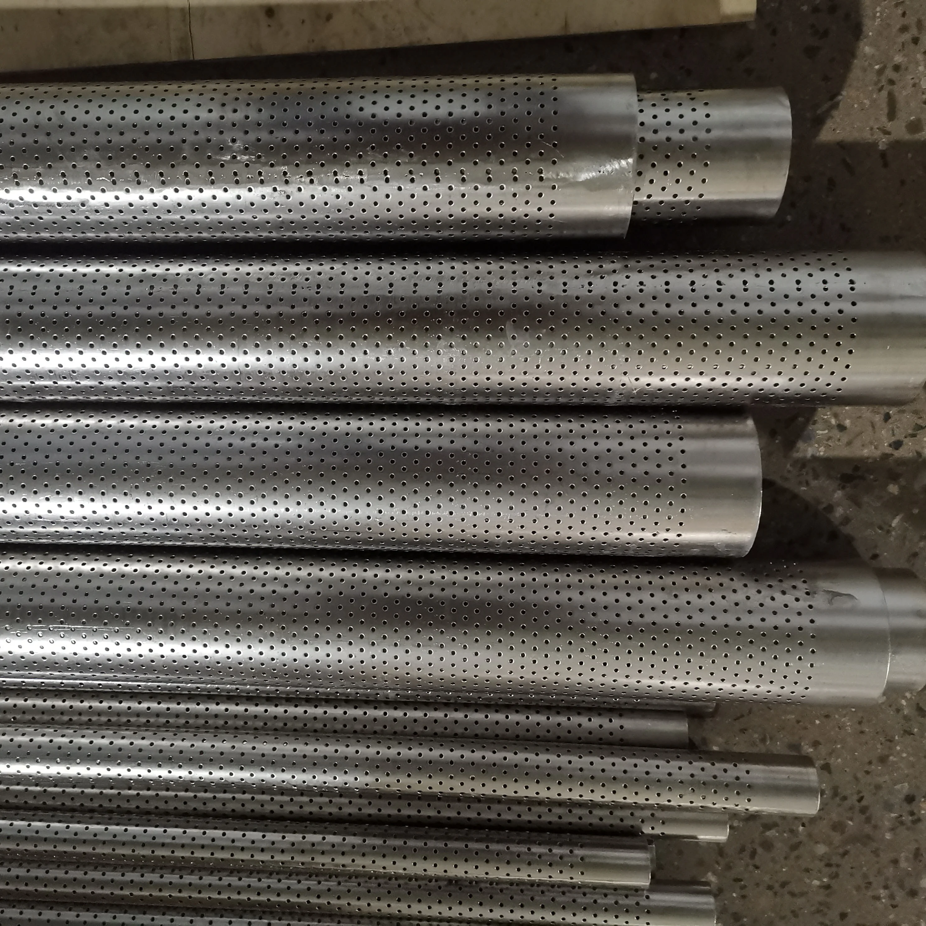 Stainless Steel Perforated Metal Mesh Screen Filter Pipe Tube