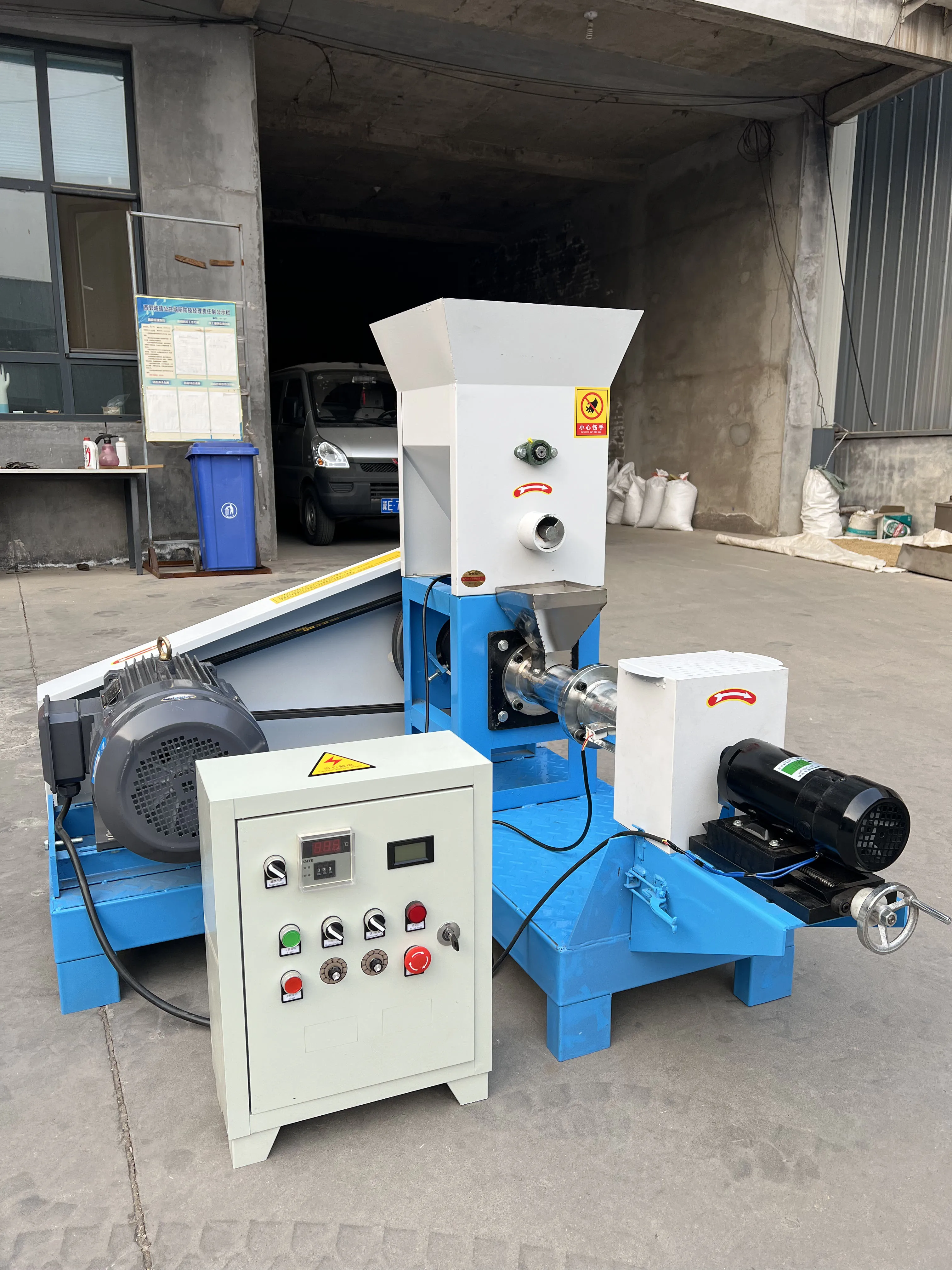 Cat Dog Fish Feed Extruder Making Machinery Line Pet Food Production Manufacturing Factory