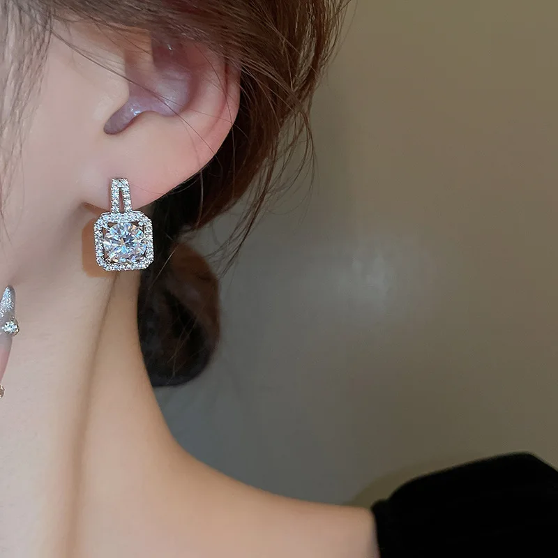 Silver Needle South Korea Light Luxury Zircon Square Fashion Small Design Temperament Advanced Wholesale Stud Earrings for Woman