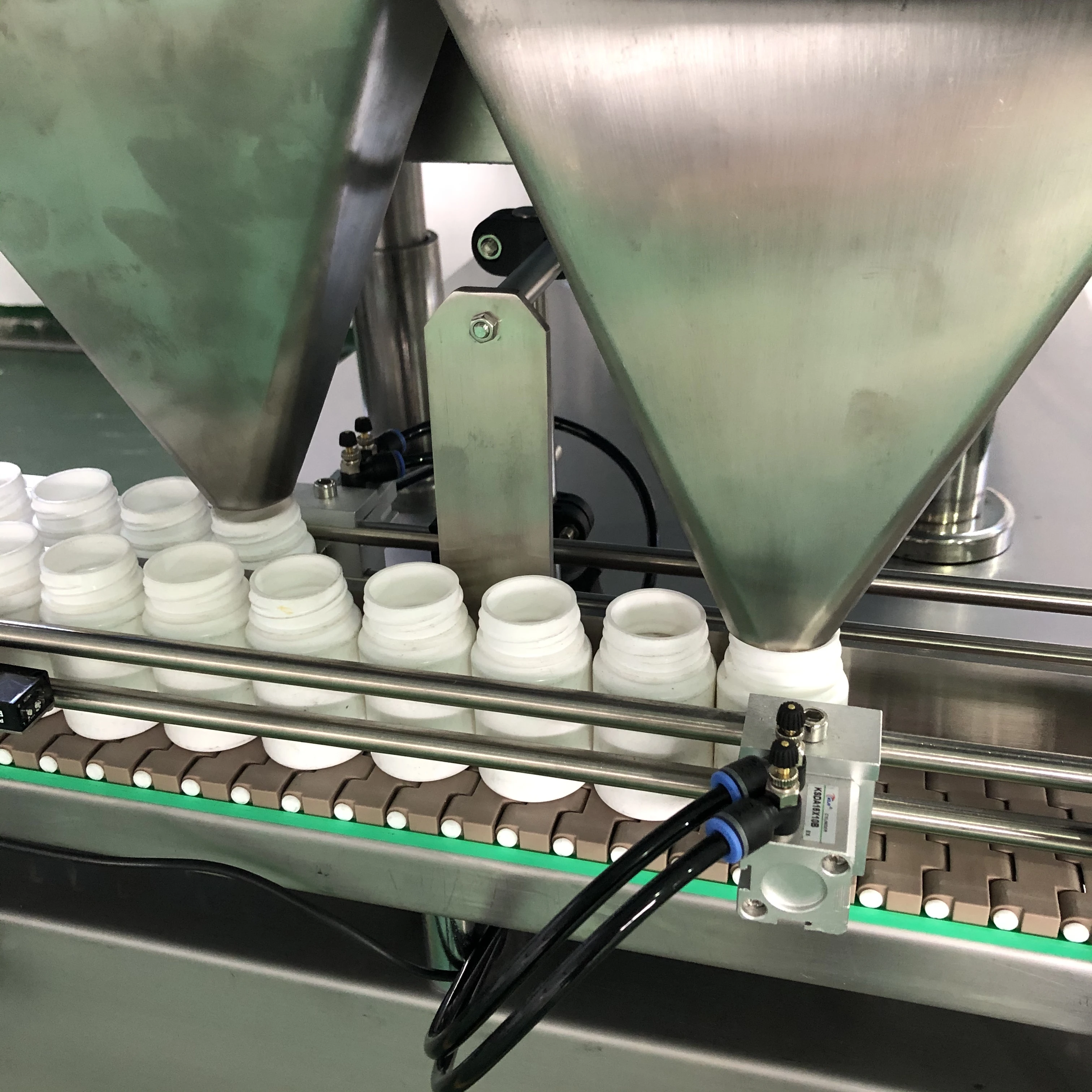 DJL-8 excellent manufacturer small tablet counter and filler machine