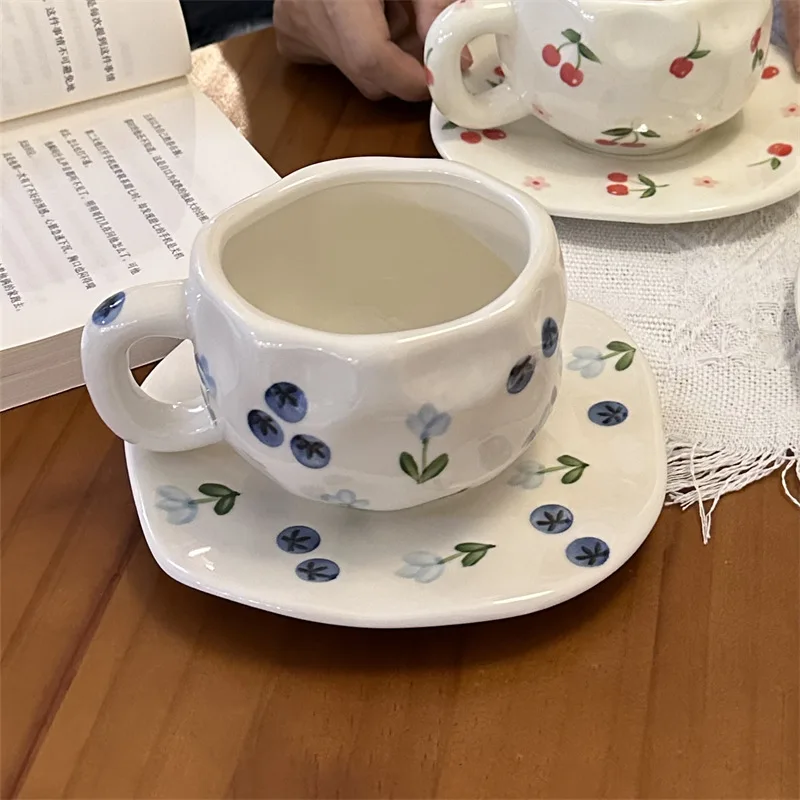 Креативная Минималистичная Корейская милая девушка керамическая кофейная чашка блюдце ручная роспись ягодная вишня необычный подарок