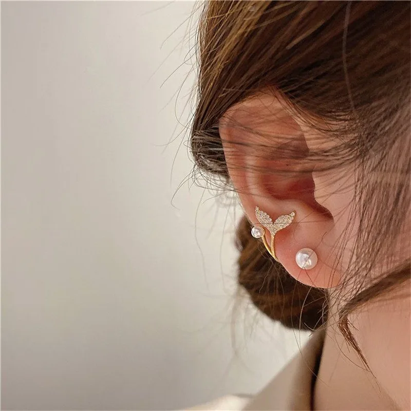 2024 New Fishtail Pearl Earrings Fashionable and Elegant Earrings Outlier Diamond Earrings