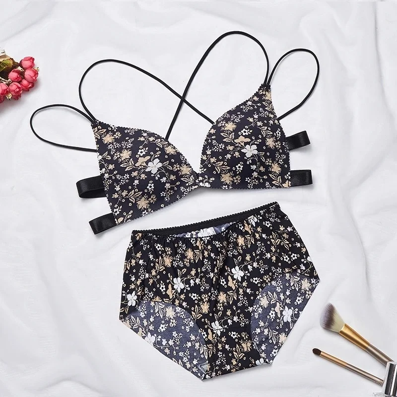 
2153 Hot Sale sexy girls cross-back Front Closure Wireless Push Up Bras sets 