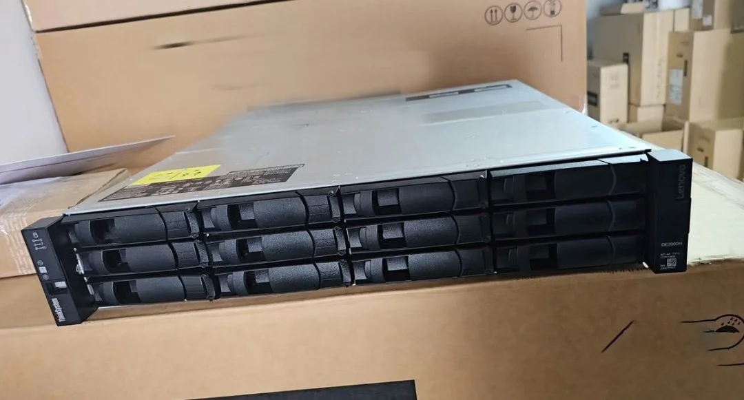 ThinkSystem server storage DE6000H 4U Hybrid Flash Array rack server networking storage