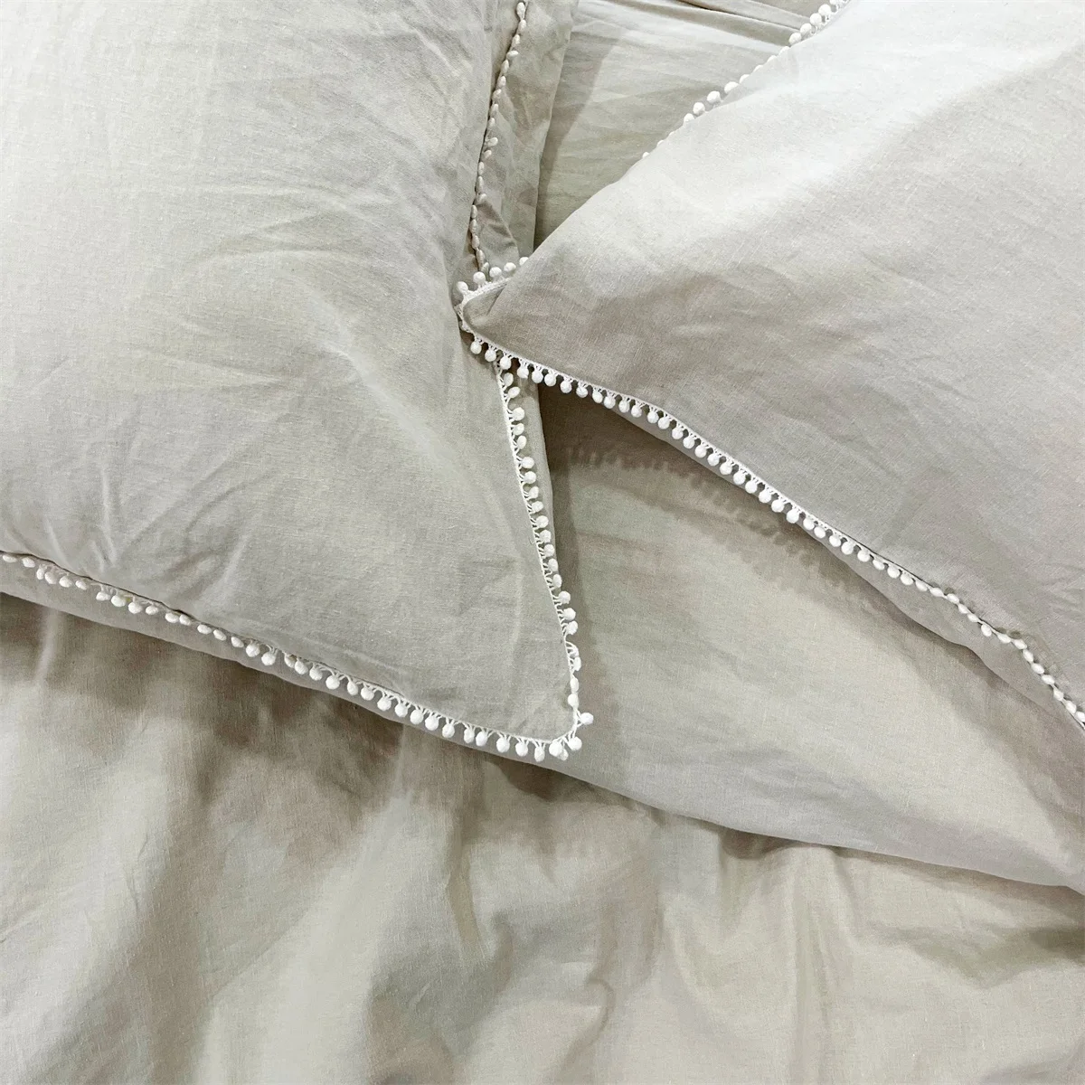 Linen cotton duvet covers wholesale king bedding set natural linen fabric white pompom trimming sheet set duvets